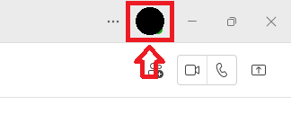 Teams：Teamsの画面右上にあるプロフィールアイコンをクリック